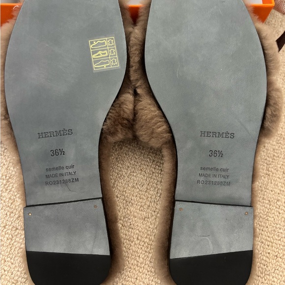 Hermes Luxurious Tan Fur Slippers - Picture 3 of 5